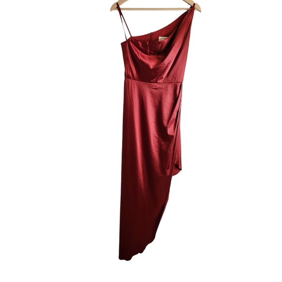 NWT IEENA for MAC DUGGAL One Shoulder Dress, color Dark Red, size 2 - Picture 2 of 13